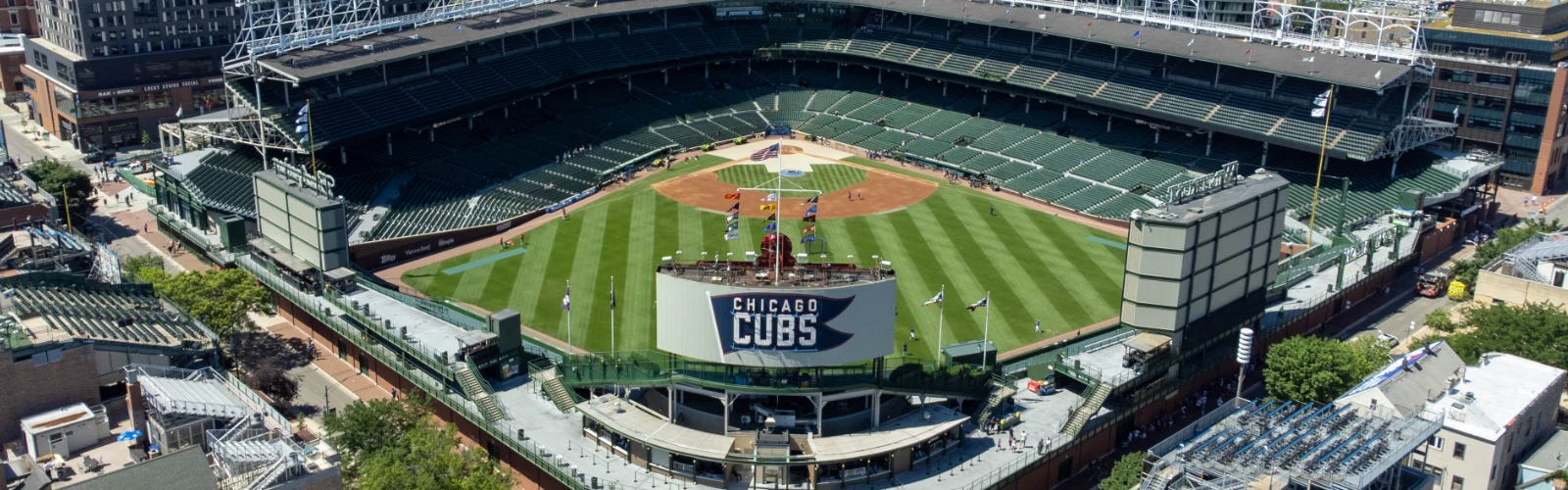 Top Best Hotels Near Wrigley Field, Chicago for an Unforgettable Stay