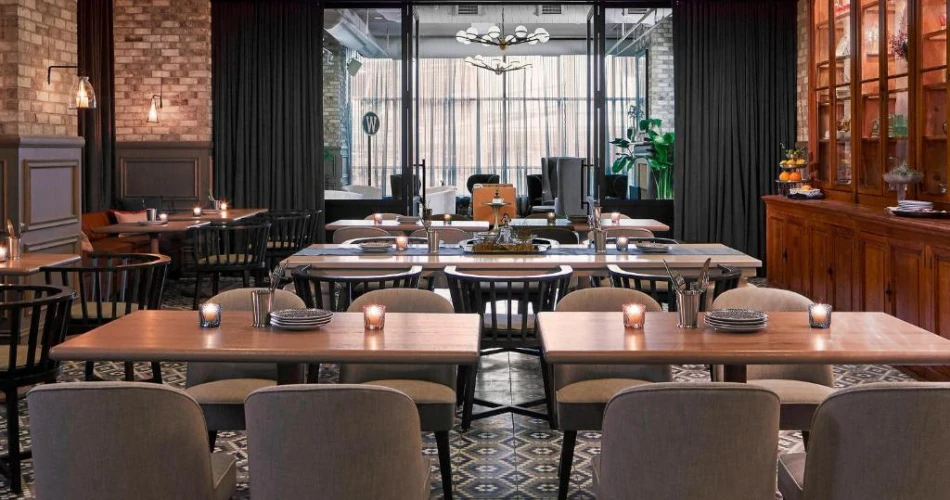 Top Hotels Around Wrigley Field, Chicago: The Best Stays for Cubs Fans and Visitors