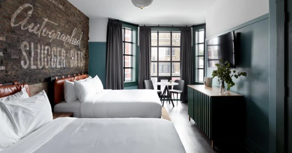 Top Hotels Around Wrigley Field, Chicago: The Best Stays for Cubs Fans and Visitors