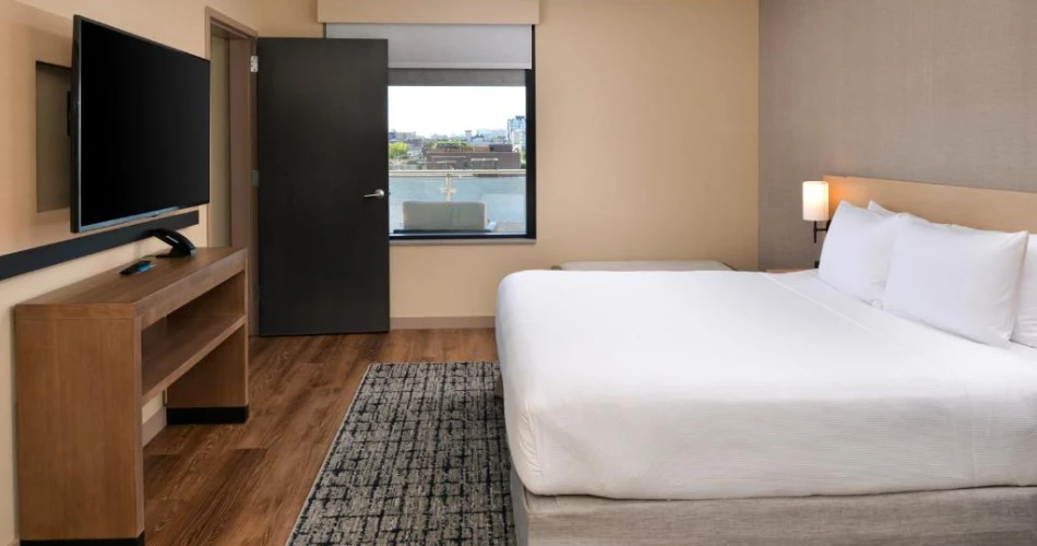 Where Comfort Meets Convenience: Top Places to Stay Near Wrigley Field