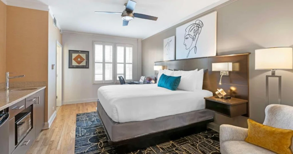 Where Comfort Meets Convenience: Top Places to Stay Near Wrigley Field