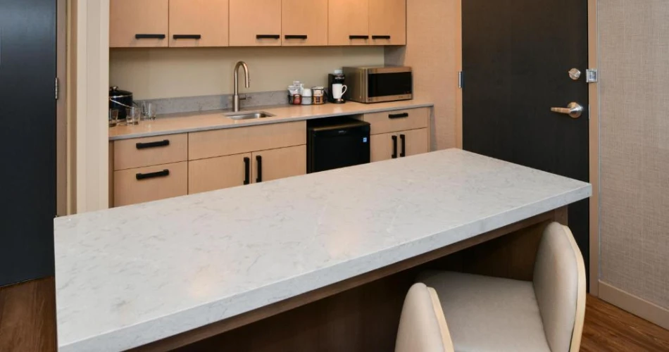 Budget-Friendly Hotels Near Wrigley Field, Chicago: Best Picks for Travelers